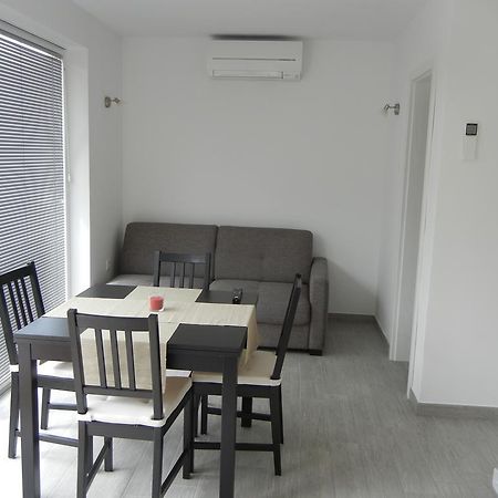 Rooms & Apartment Mira G. Postojna Exterior foto