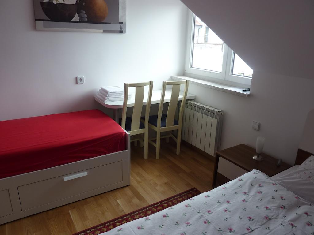 Rooms & Apartment Mira G. Postojna Habitación foto