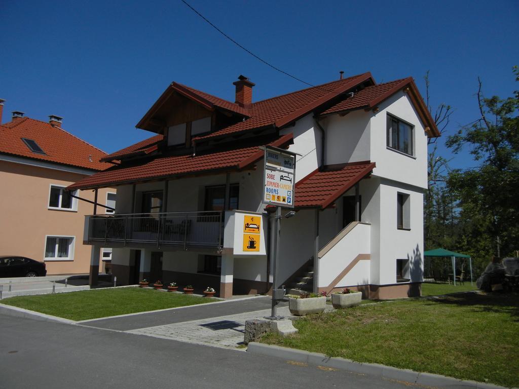 Rooms & Apartment Mira G. Postojna Exterior foto